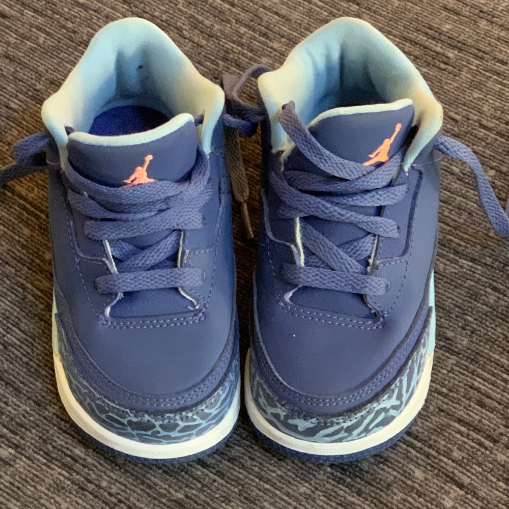 Girls Jordan retro 3 (Purple/Pink) size 8C